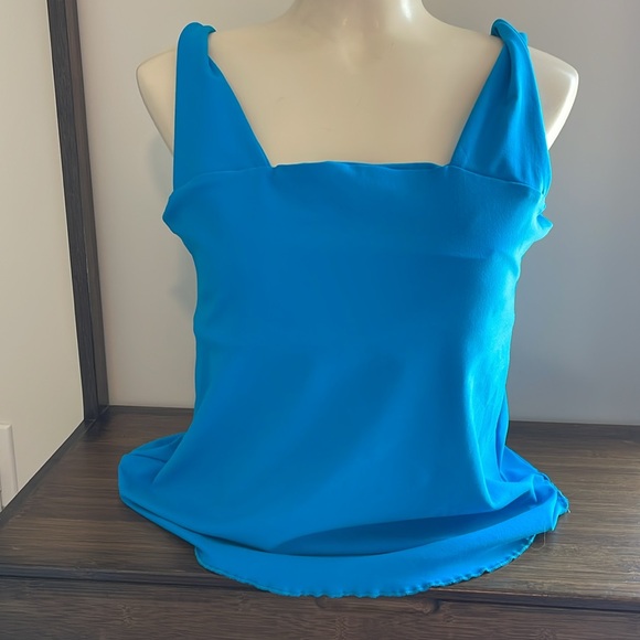 Nia Wear for your every move Stretch  top with twisted straps . - Picture 2 of 8